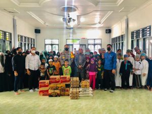 Sambut Nataru, Kapolres Labuhanbatu Serahkan Bansos dari Kapolda Sumut