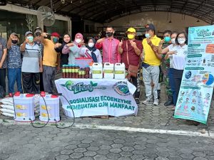 Jumat Barokah, Komunitas SATU HATI Bagikan Sembako, Nasi Bungkus & Sosialisasi Eco Enzyme