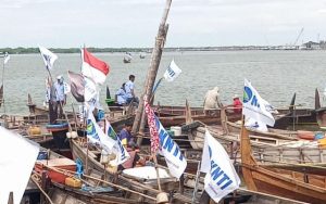 Pukat Traw Masih Beroperasi, Massa KNTI Unjuk Rasa