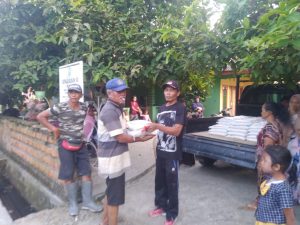 Peduli Kaum Dhuafa CV ASK Bagikan 75 Paket Sembako