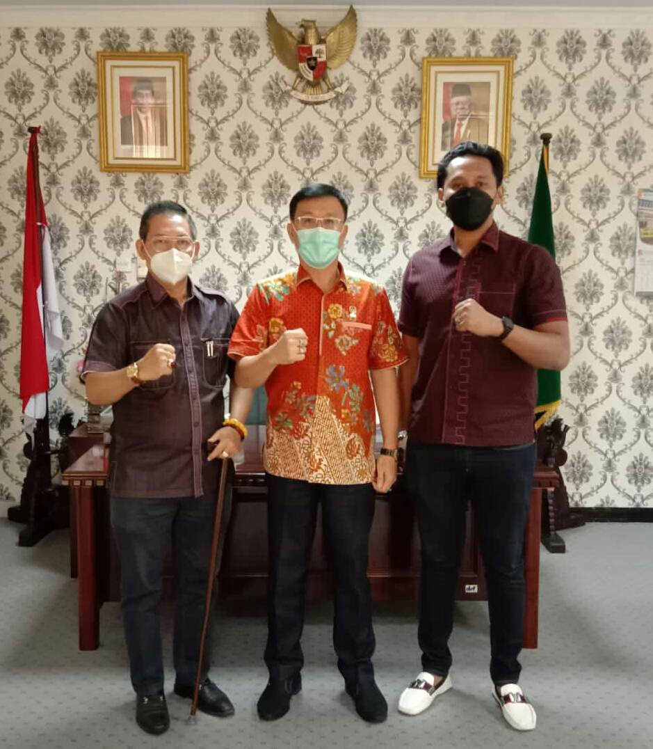 HUT PDIP