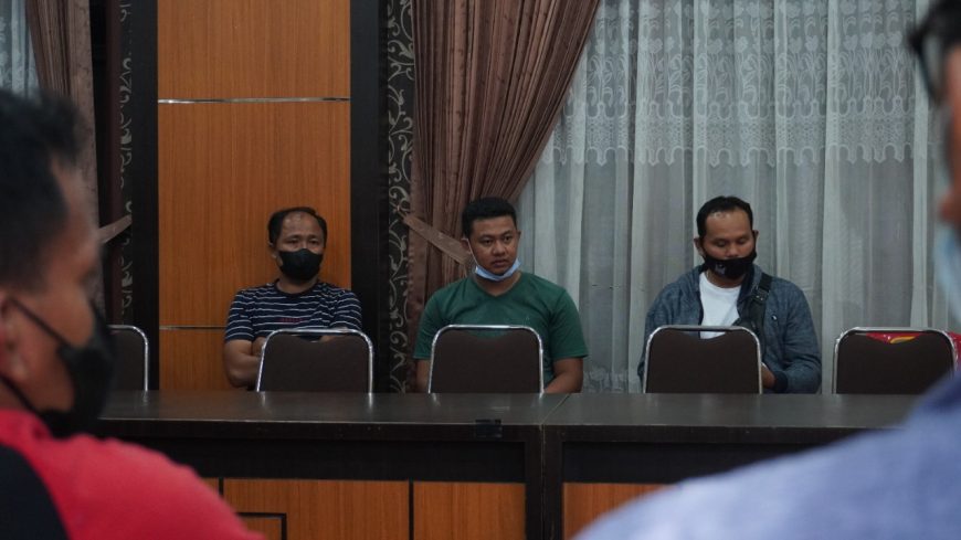 Sempat Kabur, Oknum Banpol Polres Langkat Pemeras Sopir Diciduk di Labuhanbatu 4 IMG 20220123 WA0102