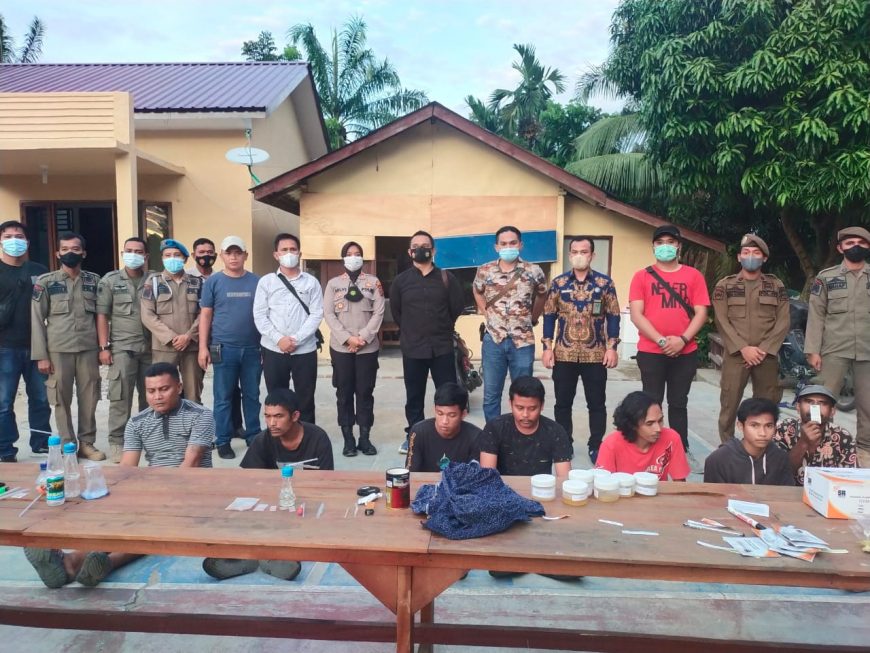 Tim Gabungan Polres Labuhanbatu GKN di Padang Maninjau, Amankan Pemakai dan Pengedar Sabu 2 1 1 17