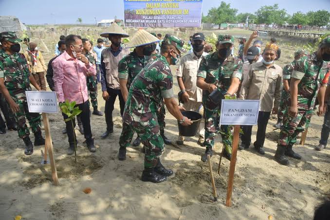 8703803a 1392 48d2 aab2 b7748eddaff9