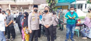 Tinjau Vaksinasi Massal di Komplek Tasbih Medan, Kombes Valentino Alfa Tatareda Ajak Warga Terapkan Prokes