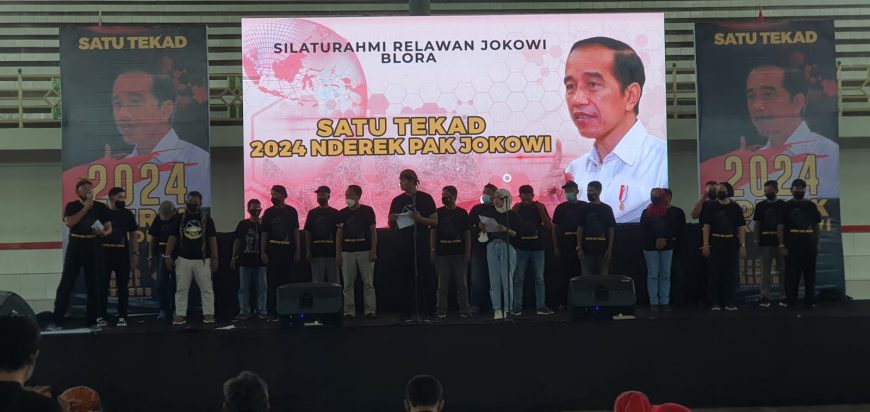 Relawan Berkumpul di Blora, Pastikan 2024 Tegak Lurus Kawal Jokowi 2 1 25