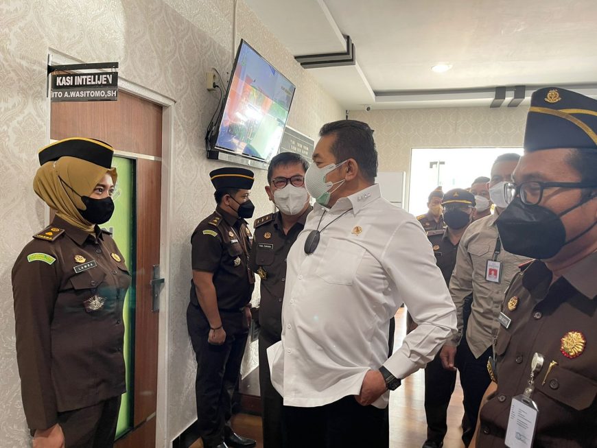 Jaksa Agung Kunjungi Kejari Mempawah Kalimantan Barat, Ingatkan Jajaran Tingkatkan Pelayanan Masyarakat 2 IMG 20220329 WA0058