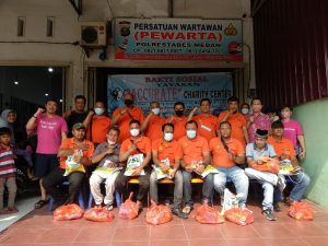 Yayasan Accurate Charity Center Bersama Pewarta Polrestabes Medan Bagi 300 Paket Sembako