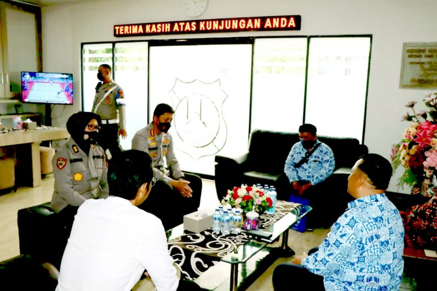 Di Hadapan Kapolrestabes Medan, Wakil Rektor UMA: Program Presisi Kapolri Terbukti Sukses Berikan Pelayanan Kepada Masyarakat 2 2 30