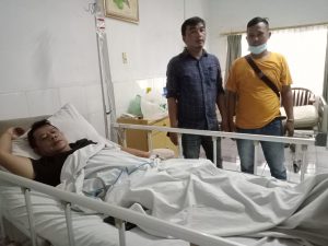 Wakil Pewarta Jenguk Ketua Pewarta Polrestabes Medan yang Sakit