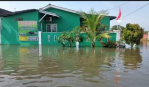 Ribuan Rumah di Medan Labuhan Direndam Banjir, Belakang Kantor Lurah Besar Tak Surut-surut