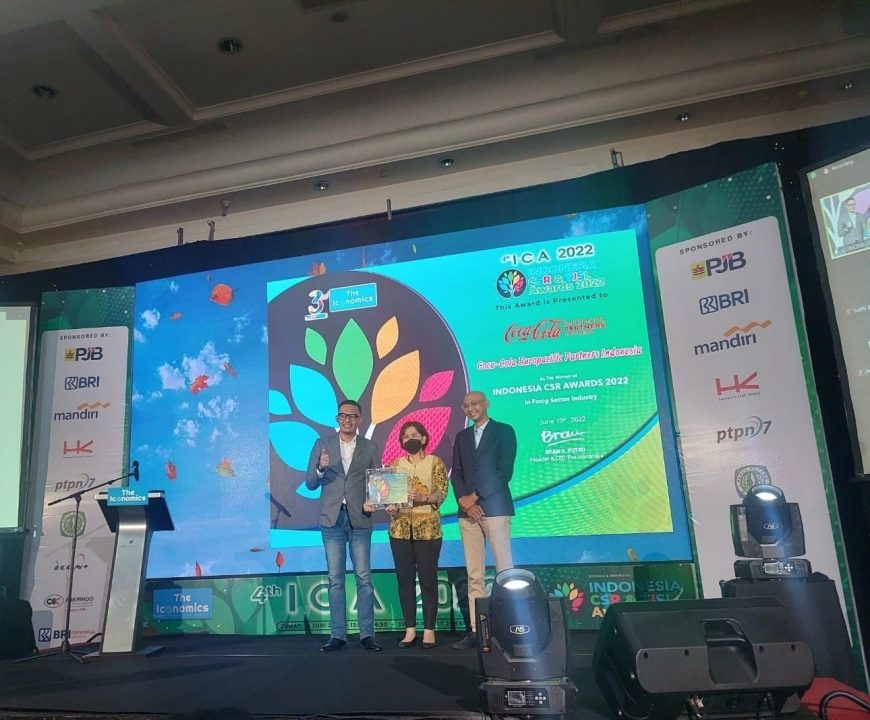 Coca-Cola Europacific Partners Indonesia Terima Penghargaan Indonesia CSR & TJSL Awards 2022