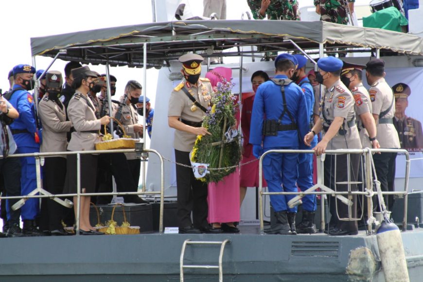 HUT Bhayangkara ke-76,Wakapolda Sumut Pimpin Upacara Tabur Bunga