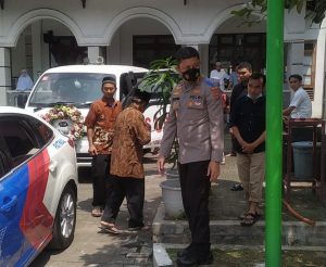 Kapolrestabes Medan Ikut Lepas Keberangkatan Jenazah Almh Aipda Siti Fauziah Nasution