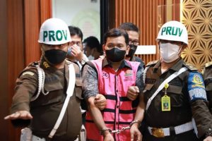 Tersangka T Manajer PT Meraseti Logistik Indonesia