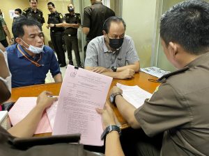 Barang Bukti dan 3 Tersangka Dugaan Korupsi PT Garuda Indonesia Dilimpahkan Ke Kejari Jakarta Pusat