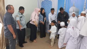 Rangkaian Peringatan Ulang Tahun, PUD Pasar Medan Bagikan Sembako dan Santuni Anak Yatim 4 pud pasar 3