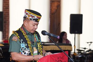 Masyarakat Adat Dayak Anugerahi Kasad Sebagai Warga Kehormatan Utama