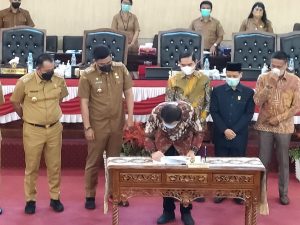 Diwarnai Sejumlah Catatan, DPRD Sahkan Perda LPj APBD 2021 Kota Medan