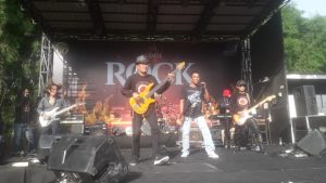 12 Band Lolos Audisi `ROCK ON 2022`, Band Berisikan Siswa SD dan SMP Hebohkan Mega Park 3 Rock On