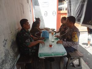 Bhabinkamtibmas Polsek Medan Baru Sambang dan Sampaikan Pesan Kamtibmas Kepada Warga Jalan Teuku Umar