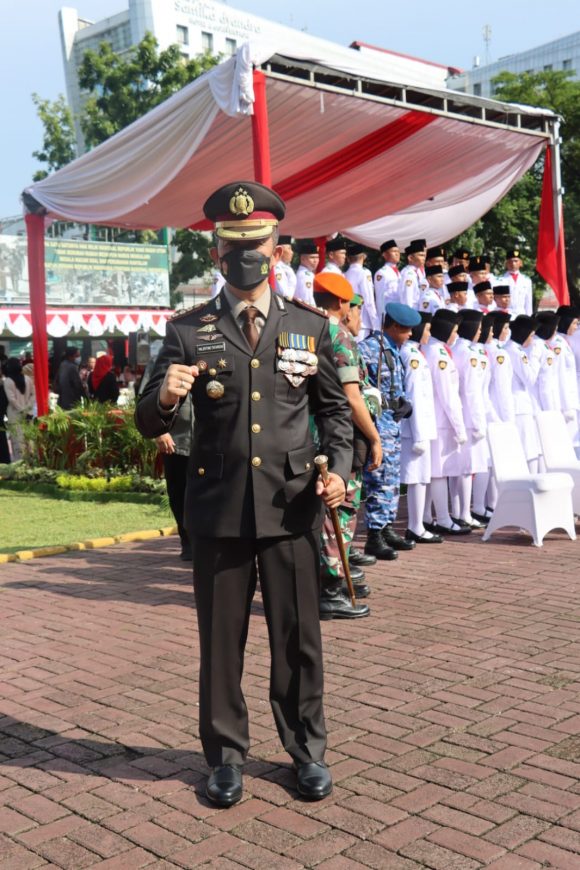 Kapolrestabes Medan Hadiri Upacara Pengibaran Bendera Merah Putih di Lapangan Banteng