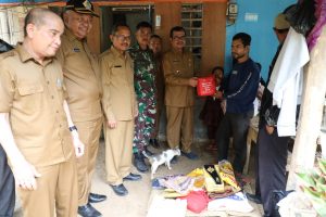 Pj Bupati Aceh Utara Azwardi Sisir Pedalaman Sawang dan Nisam Temui Warga Miskin