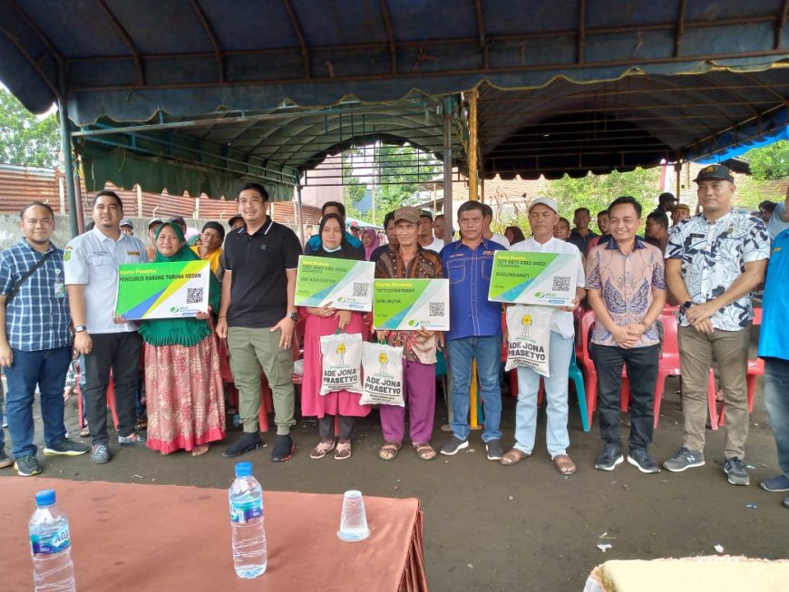 Karang Taruna Medan Serahkan 100 Kartu BPJS Ketenagakerjaan Kepada Kader dan Masyarakat Belawan