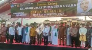 Pawai Kirab Merah Putih dilepas oleh Habib Luthfi Ali Yahya