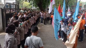 Dikawal Polisi, Aksi Menolak Kenaikan Harga BBM di Medan Berakhir Kondusif