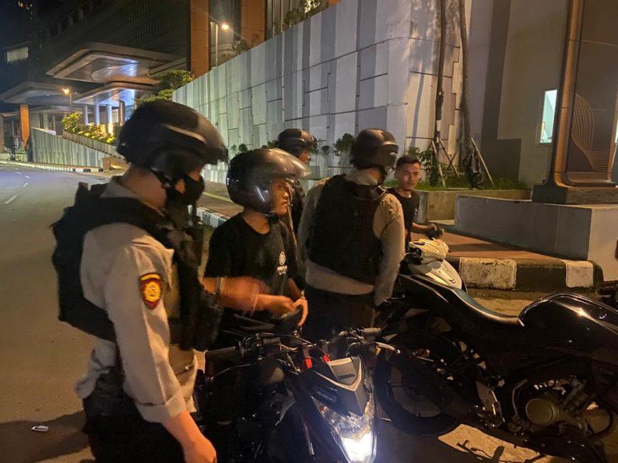 4030aa58 df7b 45fe 955f 6393aa9b1b5c