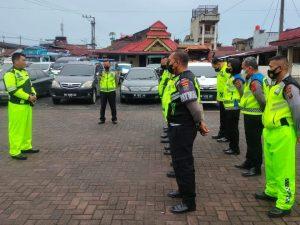 Personel Gabungan Sat Lantas Polrestabes Medan Bersiaga di Jalur Wisata Medan-Berastagi