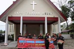 Polrestabes Medan Gelar Bakti Sosial di GKPS Teladan Medan Dalam Rangka HUT Humas Polri Ke-71