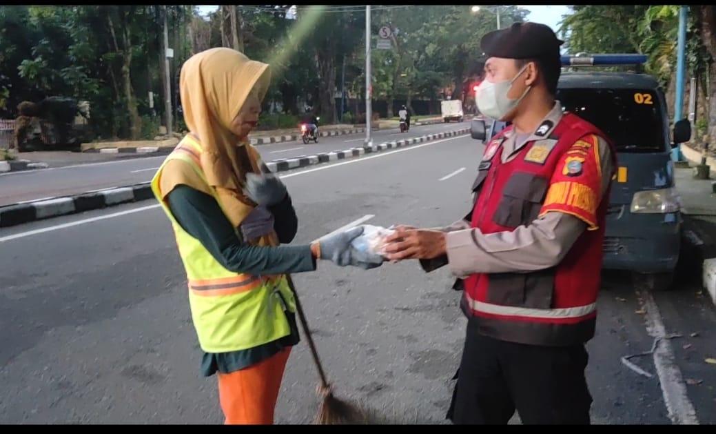 e4364f4f fa14 4f00 a56e 82a841edf0ec