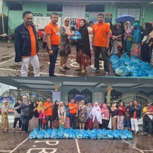 Reskrim Polrestabes Medan Bersama Pewarta Gulirkan Bantuan Sembako Kepada Warga Kurang Mampu di Jalan Bromo