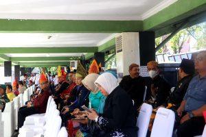 Dirut PUD Pasar Ikuti Upacara Peringatan Hari Guru di Lapangan Benteng