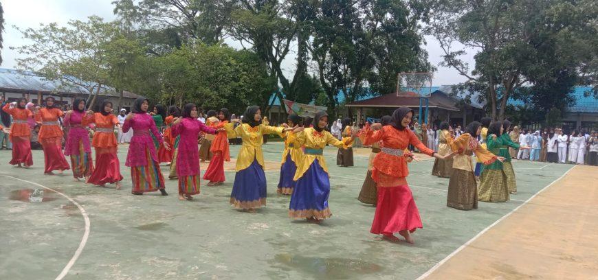 Hari Pahlawan, SMAN- 1 Gelar Fashion Show