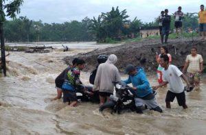 Banjir Lewati Tanggul, Ribuan Rumah di Medan Utara Terendam Air