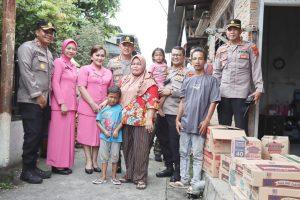 Program Stunting, Kapolrestabes Medan Kunjungi dan Hibur Anak Penderita Stunting di Kelurahan TSM III