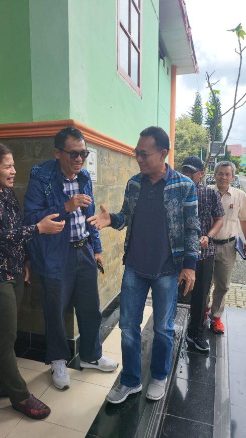 Bawa Buku Prabowo Subianto , Gus Irawan Tinjau Langsung Kondisi IAKN Tarutung Pasca Gempa