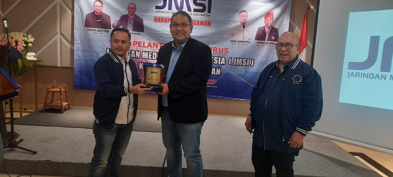 e35d6826 74c3 4860 a88d ed4739765e32