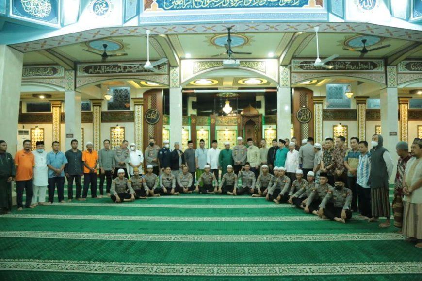Subuh Berjamaah di Mesjid Al-Jihad, Brigjen Pol Dadang: Sebaik-baiknya Manusia Adalah yang Bermanfaat untuk Orang Lain
