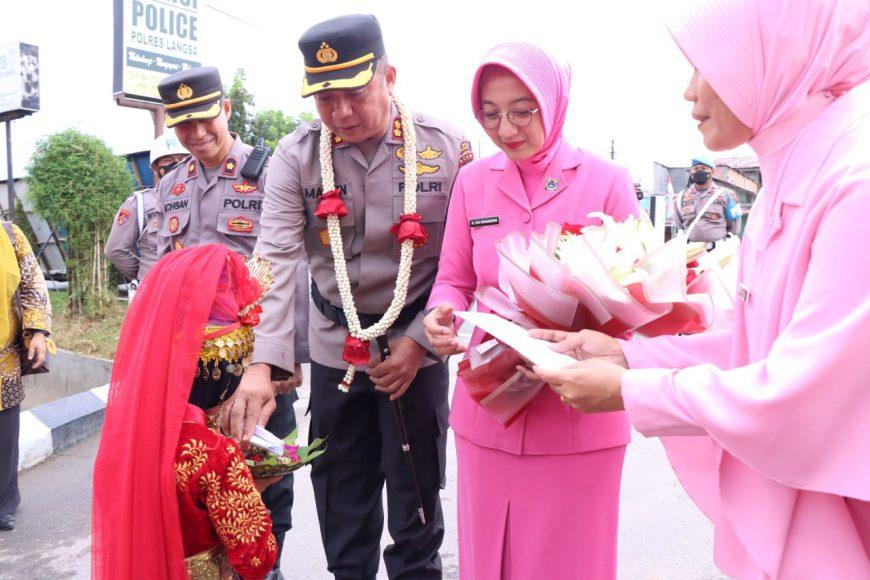 Masuk Polres Langsa AKBP Muhammadun Disambut Dengan Tarian Ranup Lampuan