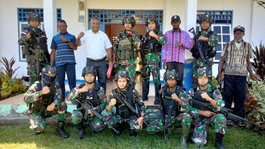Keakraban Satgas Yonif Raider 142/KJ dengan Tokoh Agama Kabupaten Yalimo