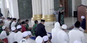 kunjungi ponpes di kaltim panglima tni ajak santri jadi tentara