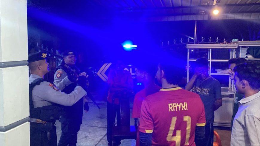Patroli Malam Hari, Tim URC Polres Lhokseumawe Imbau Remaja Tidak Berkeliaran Sampai Larut Malam