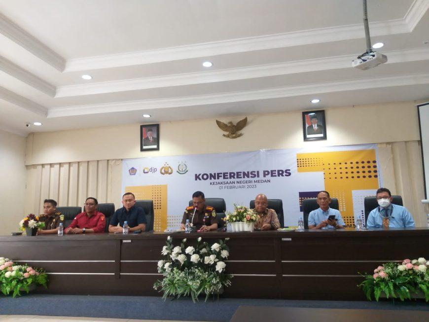 Tim Jaksa Penuntut Umum Kejagung Menerima Serah Terima 2 Berkas Tersangka dalam Tindak Pidana Bidang Perpajakan