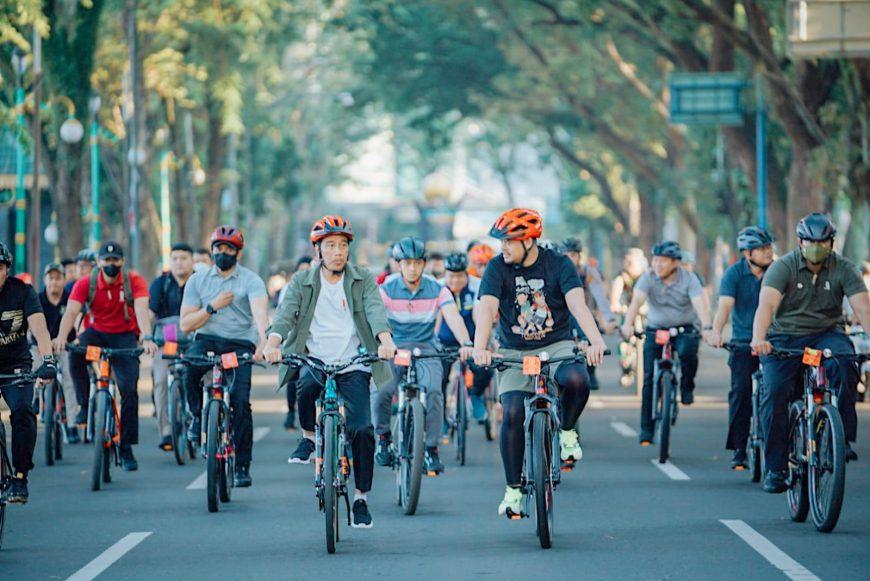 Didampingi Bobby Nasution dan Unsur Forkopimda Bersepeda, Presiden: Butuh Keberanian Merubah Wajah Kota Medan