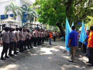 Polrestabes Medan Kawal Aksi Demo Partai Buruh di DPRD Sumut