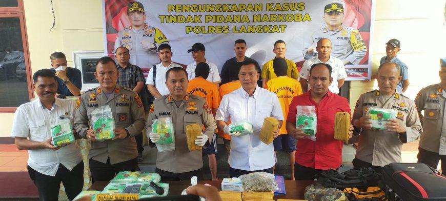Enam Kali ‘Mikul’ Sabu, MY dan MZ Akhirnya Nginap di Polres Langkat